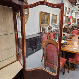 French  Louis XV Style Bombe Shaped Vernis Martin Vitrine