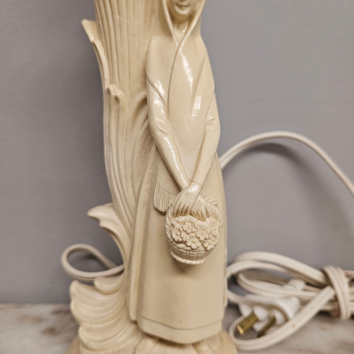 Vintage Table/Desk Lady Figure Lamp