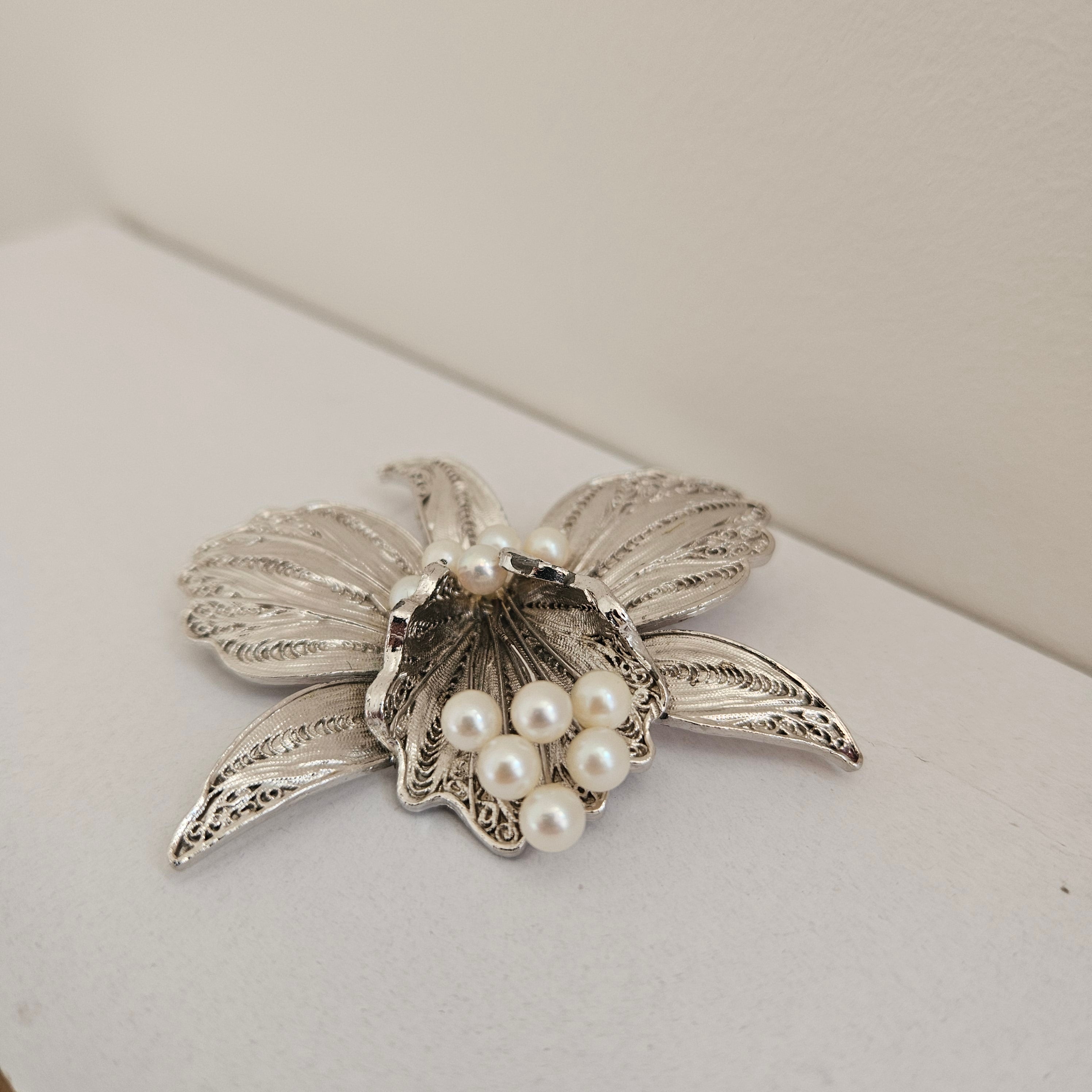 Vintage Silver Toned Filigree Petals & Small pearls Brooch