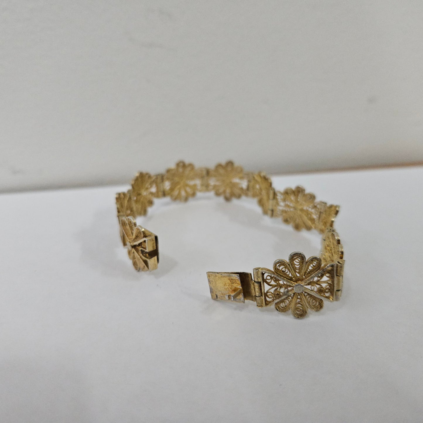 Pretty Silver Gilt Wire Bracelet