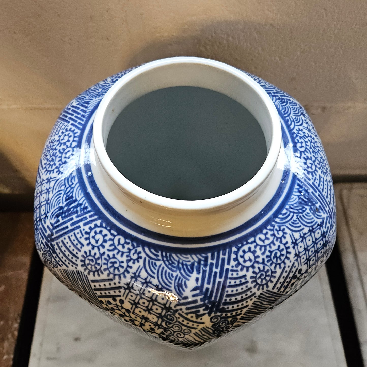 Vintage Ceramic Blue/White Ginger Jar