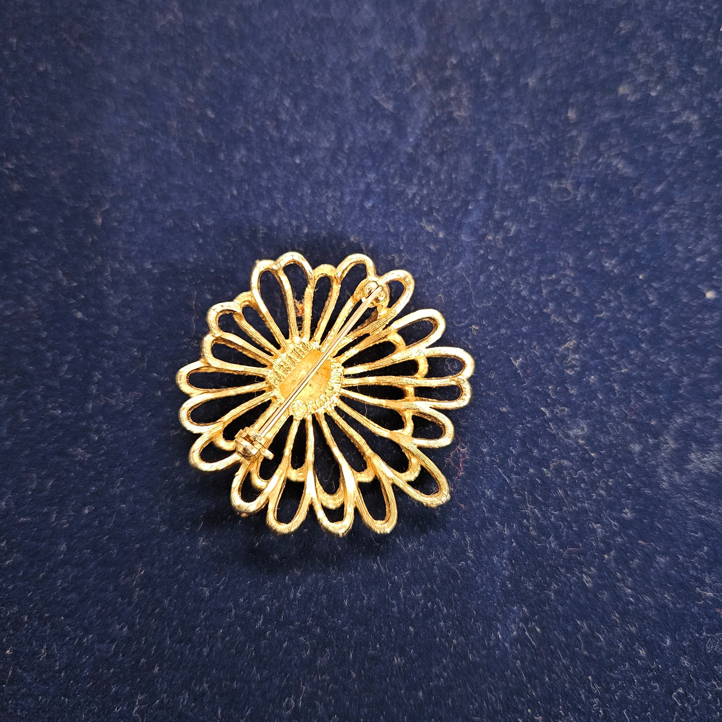 Vintage Sarah Coventry Gold Plated Metal Brooch