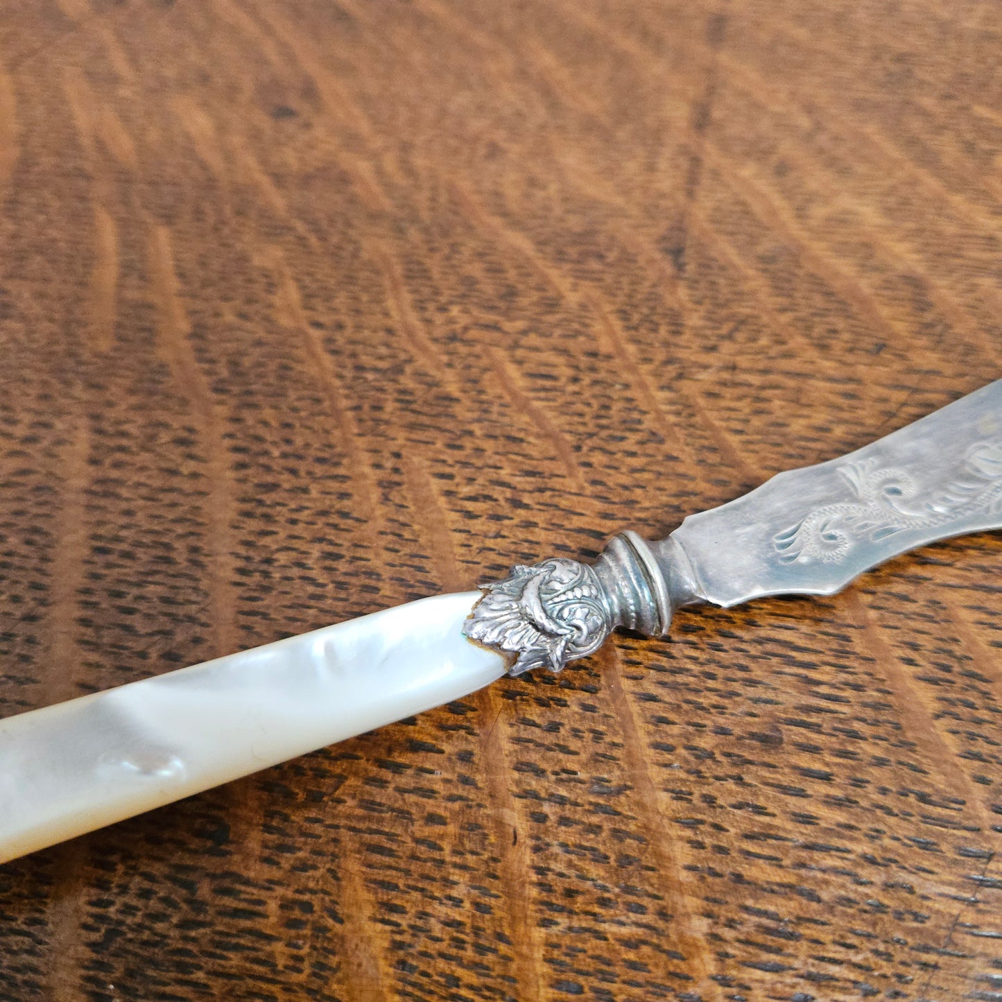 Antique Mother of Pearl & EPNS Silver Butter Knife