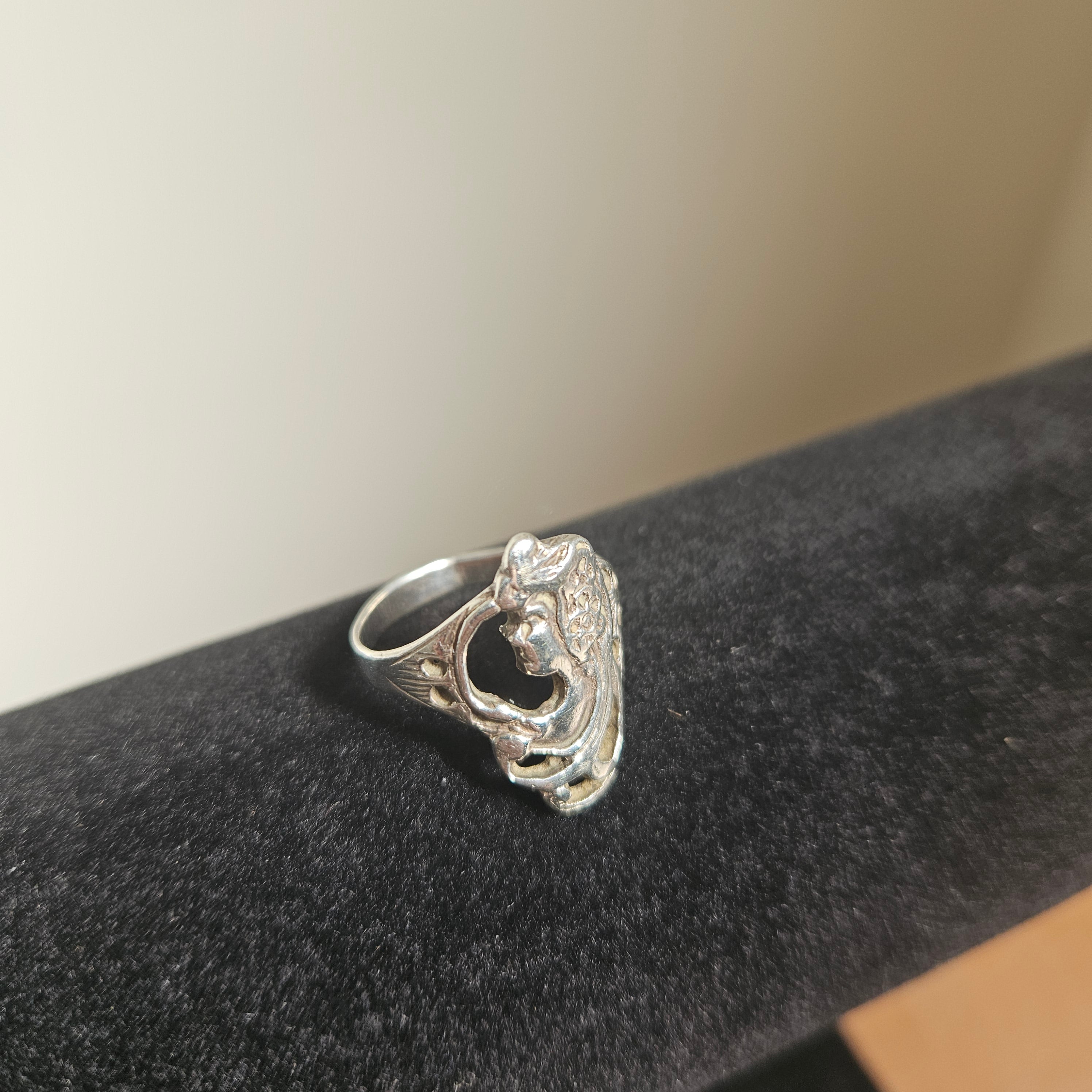 Vintage Sterling Silver Art Nouveau Style Ring