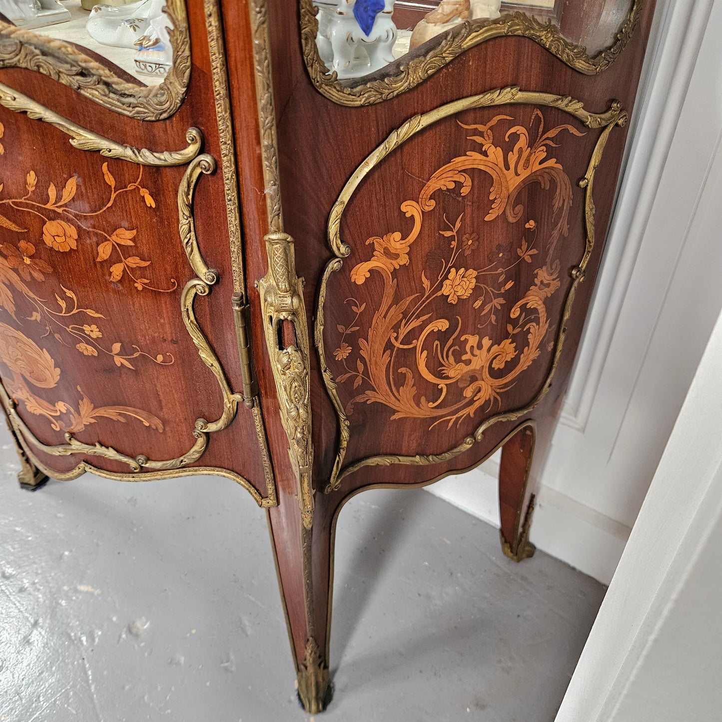 Louis 15th style 19th Century Vitrine