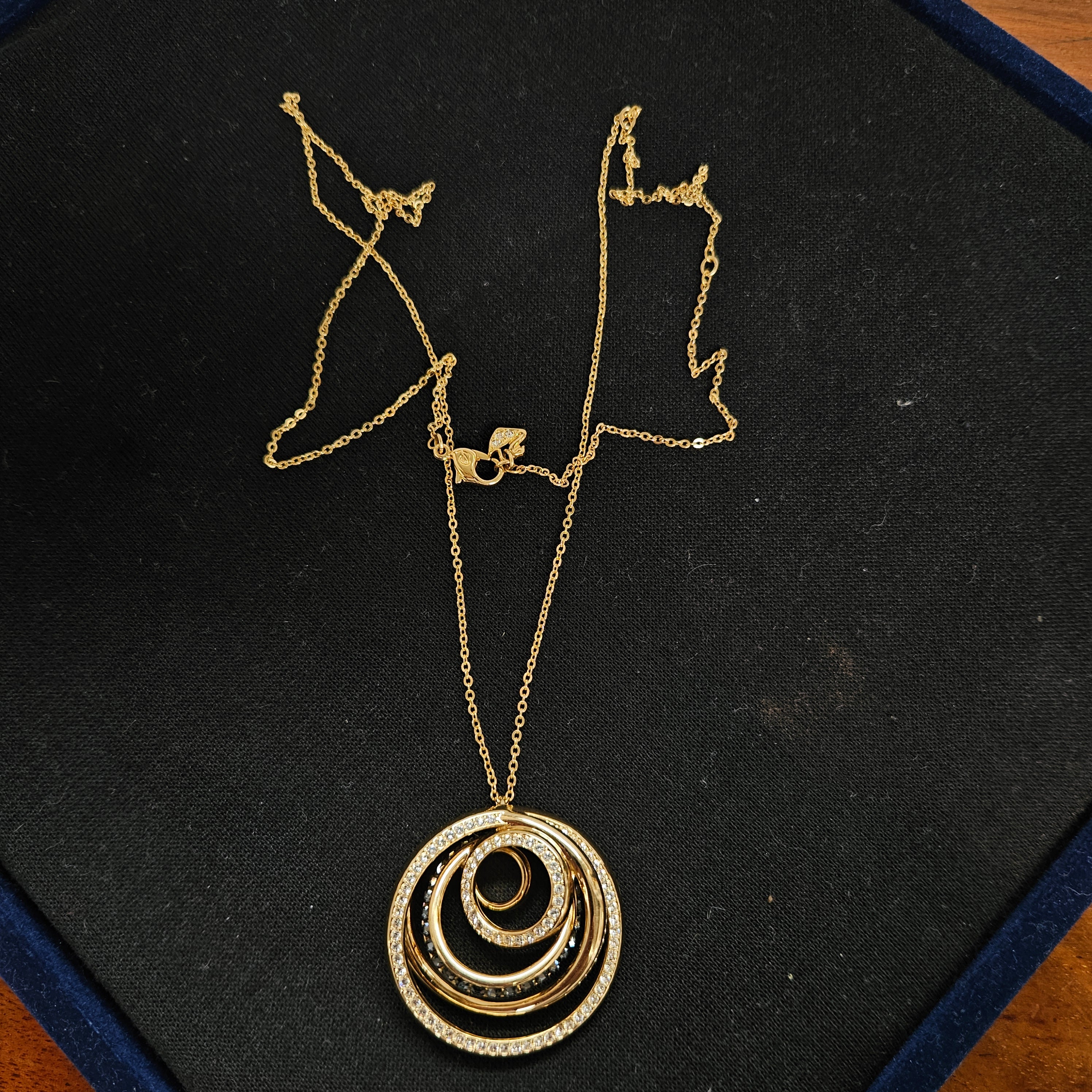 Dynamic Swarovski Gold Tone Pendant