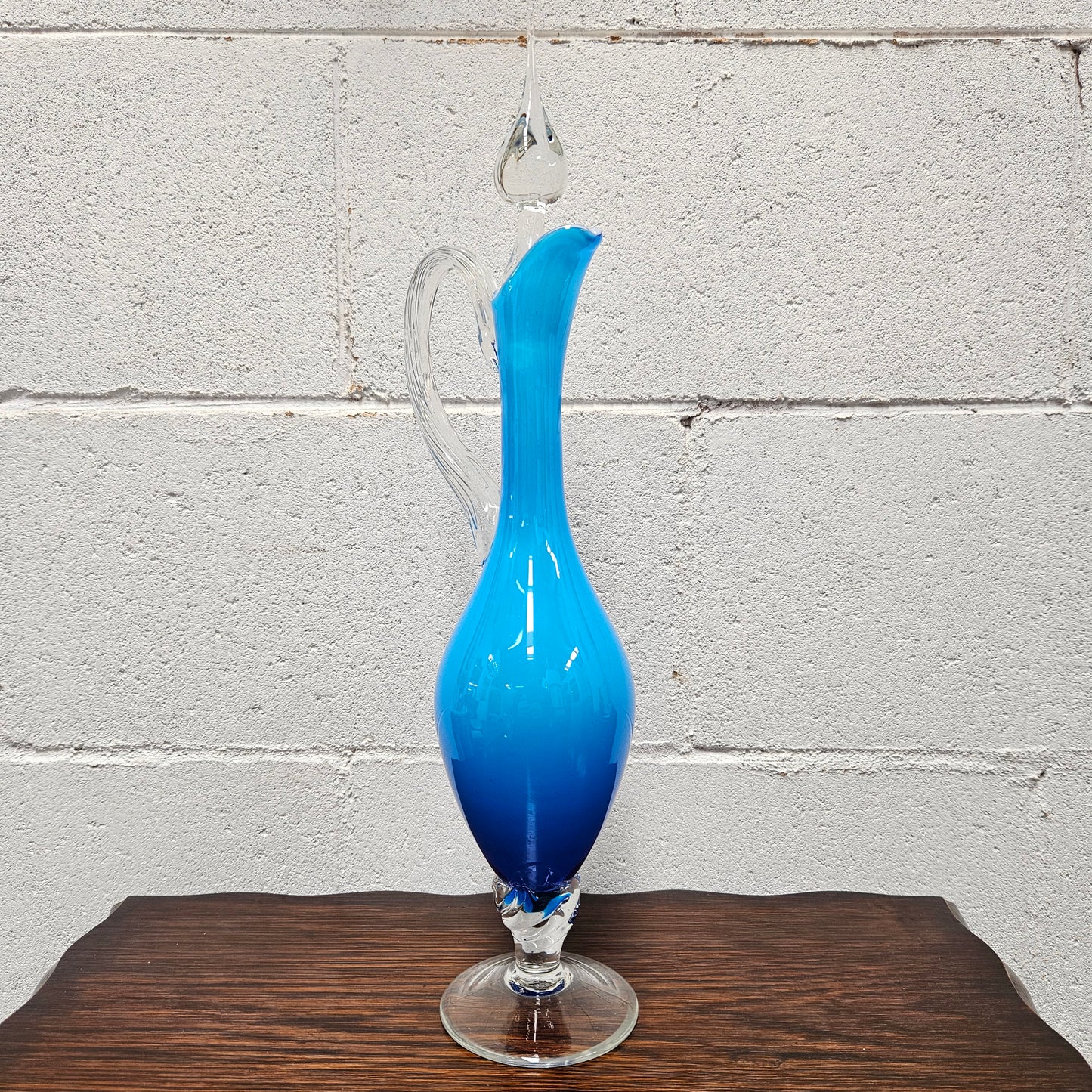 Stunning vintage retro Italian blue and clear art glass genie bottle decanter, it is in great original condition.