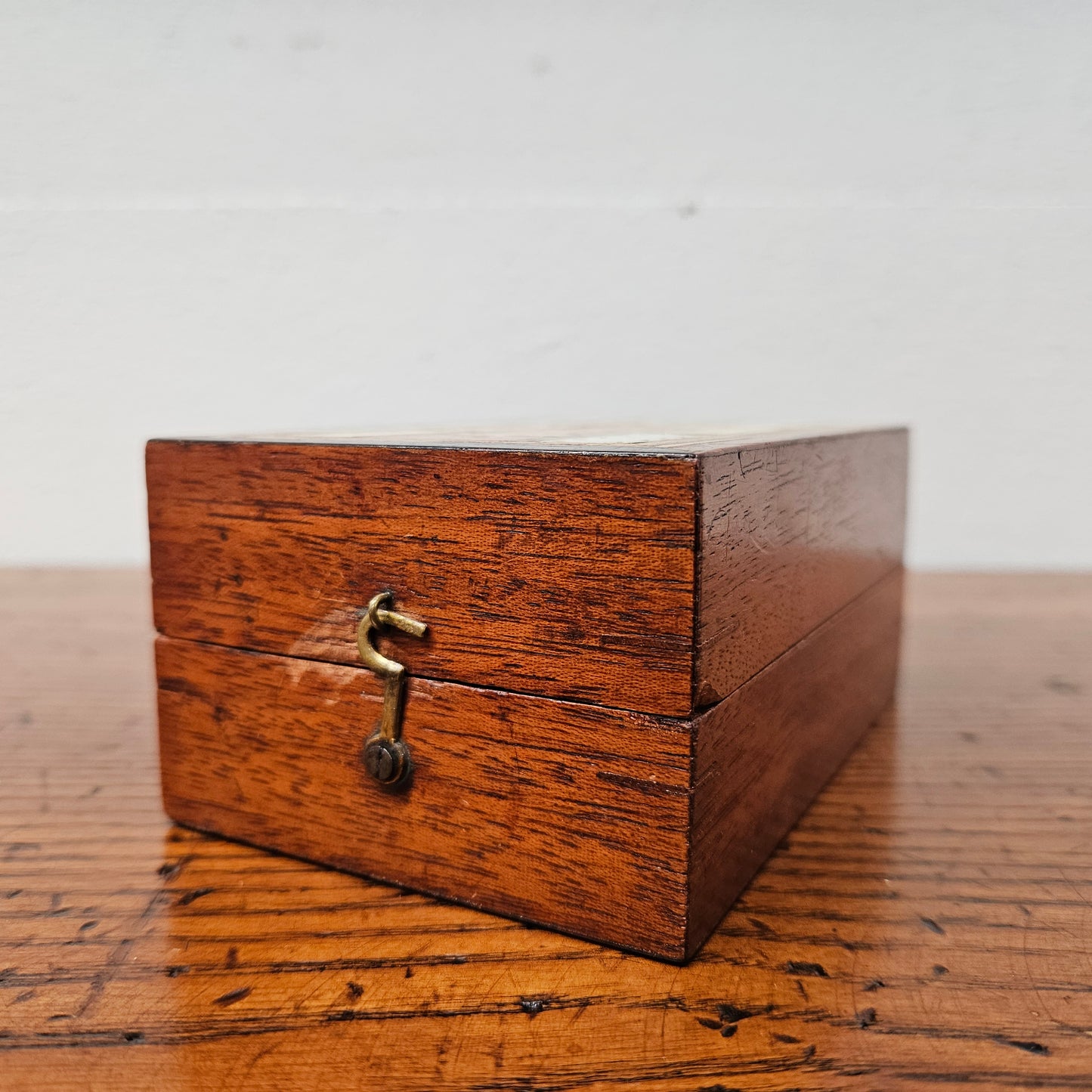 Antique Mahogany & Rosewood & Ivory Inlaid Cribbage Box