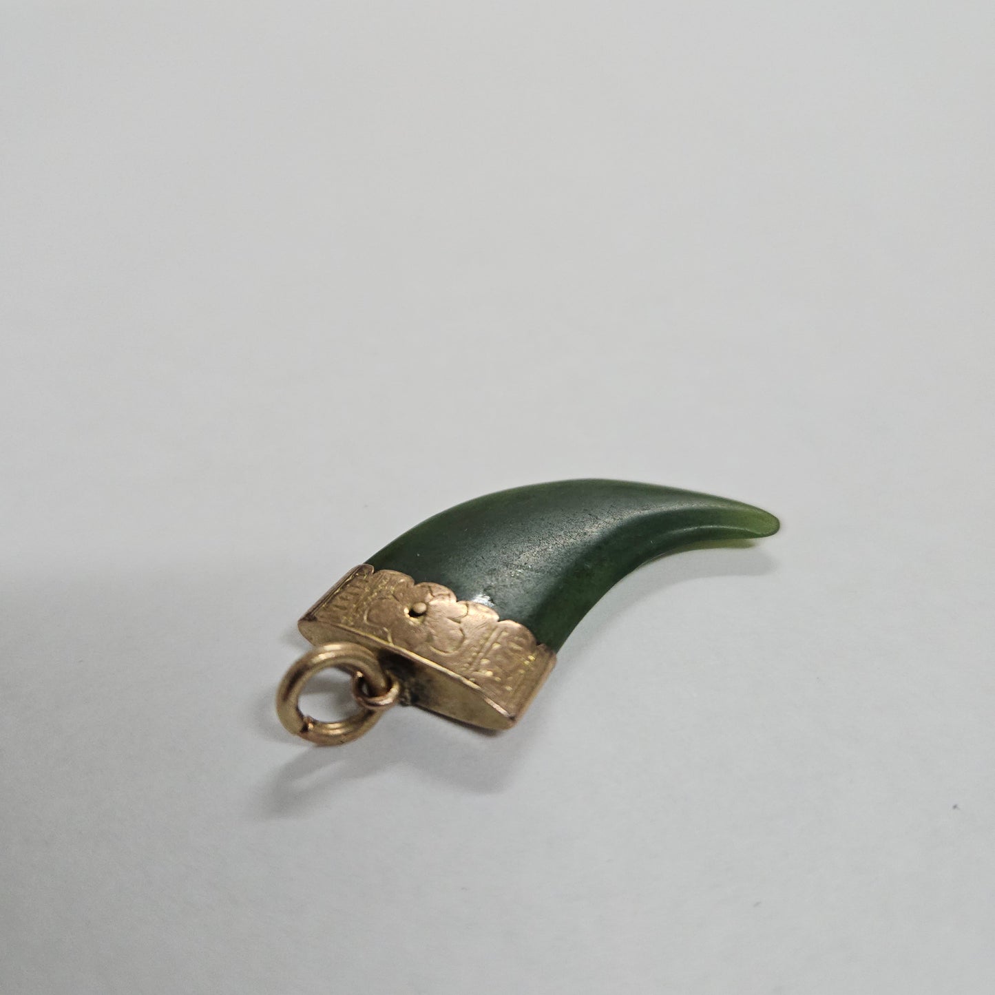 9ct Gold & Nephrite Jade Pendant