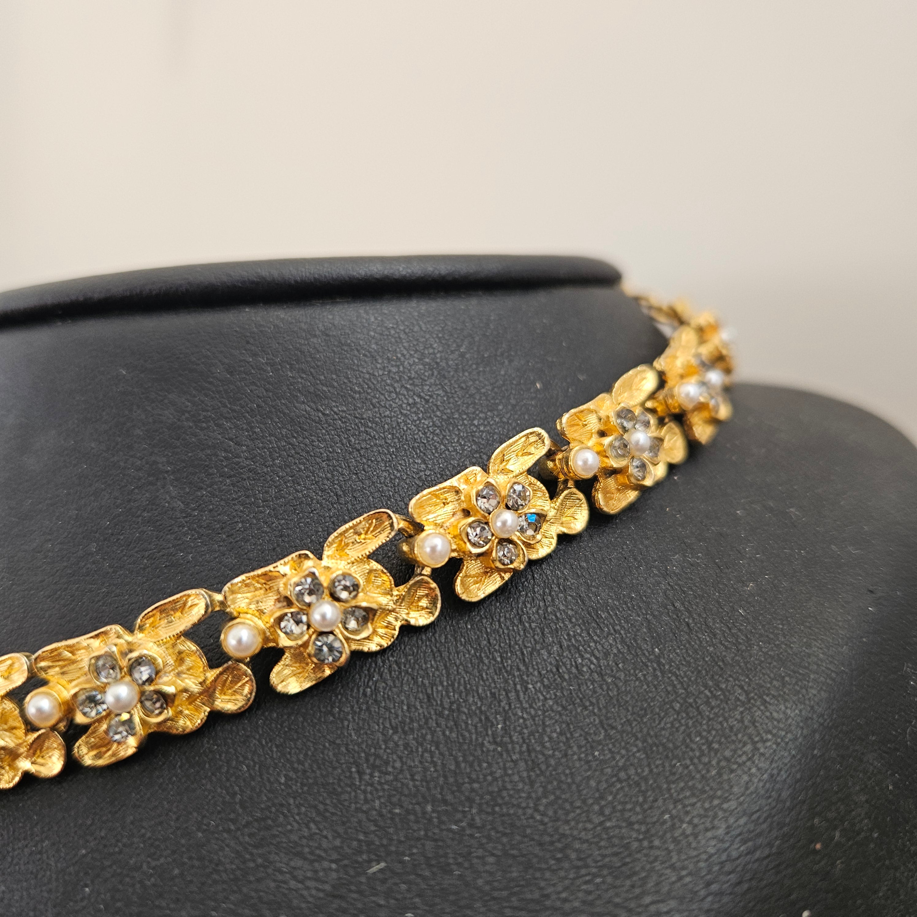 Vintage Gold Toned Floral Choker Necklace With Pearls & Diamante