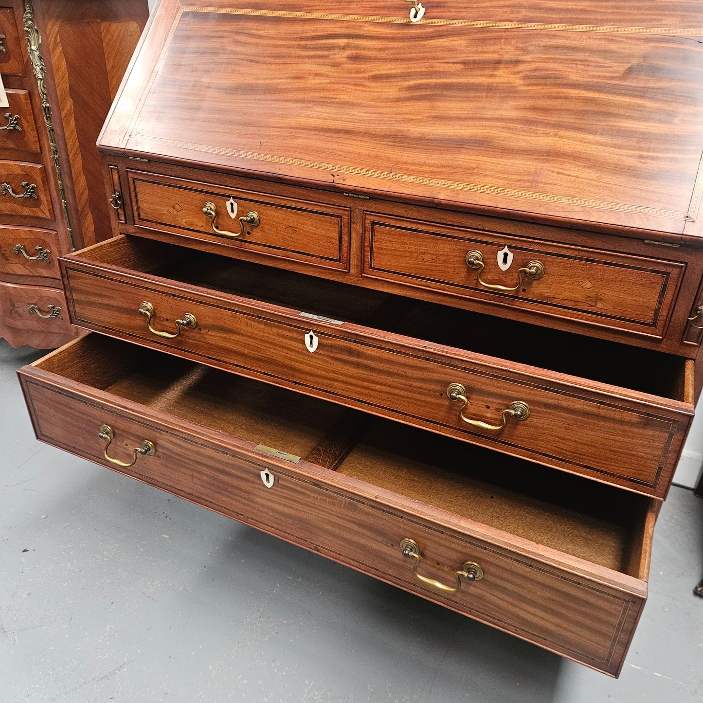 Georgian Bureau