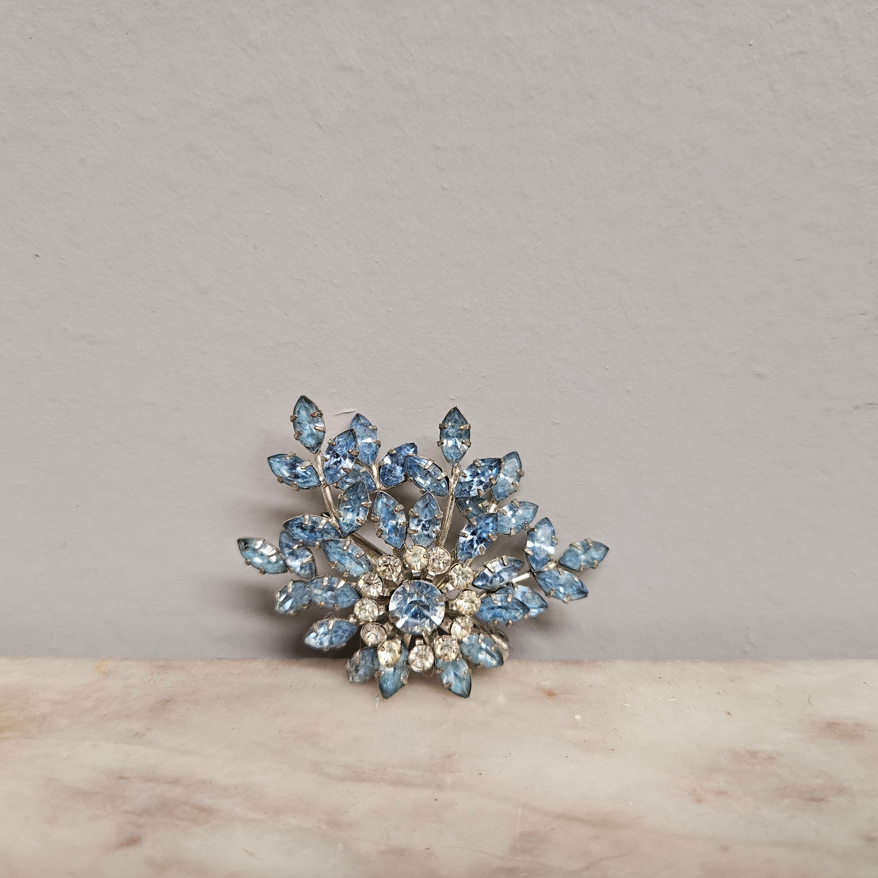 Pretty Vintage Floral Crystal Brooch