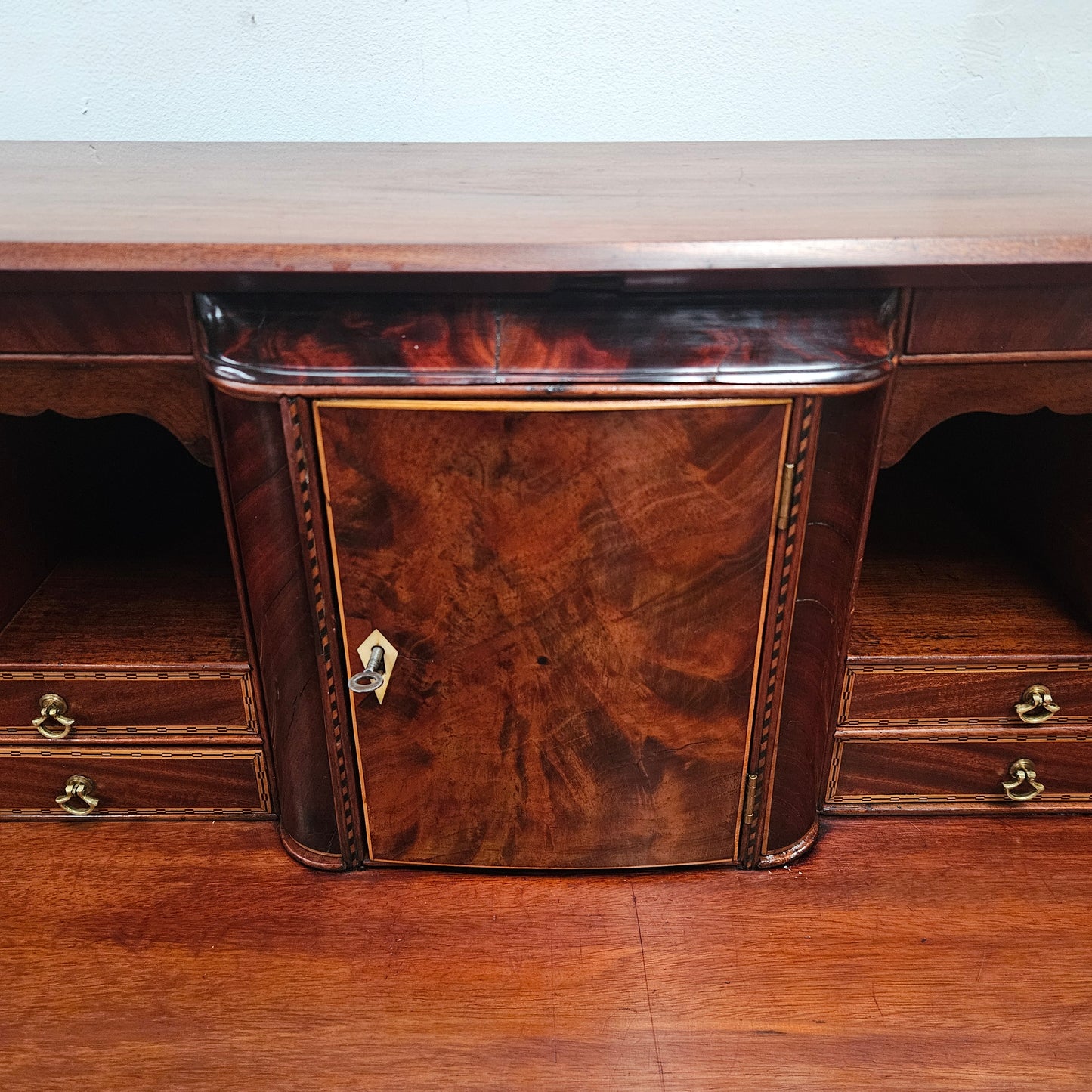 Georgian Bureau