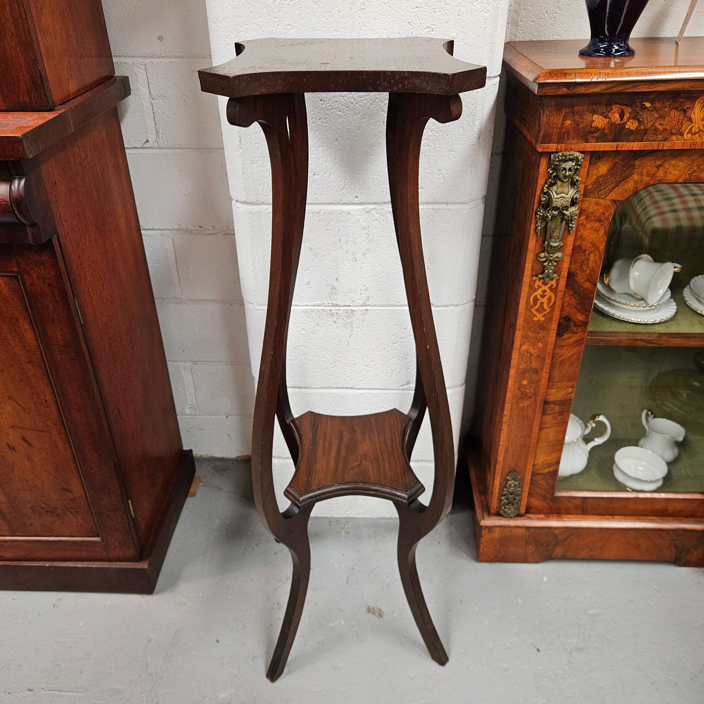 Attractive Wooden Antique Pedestal