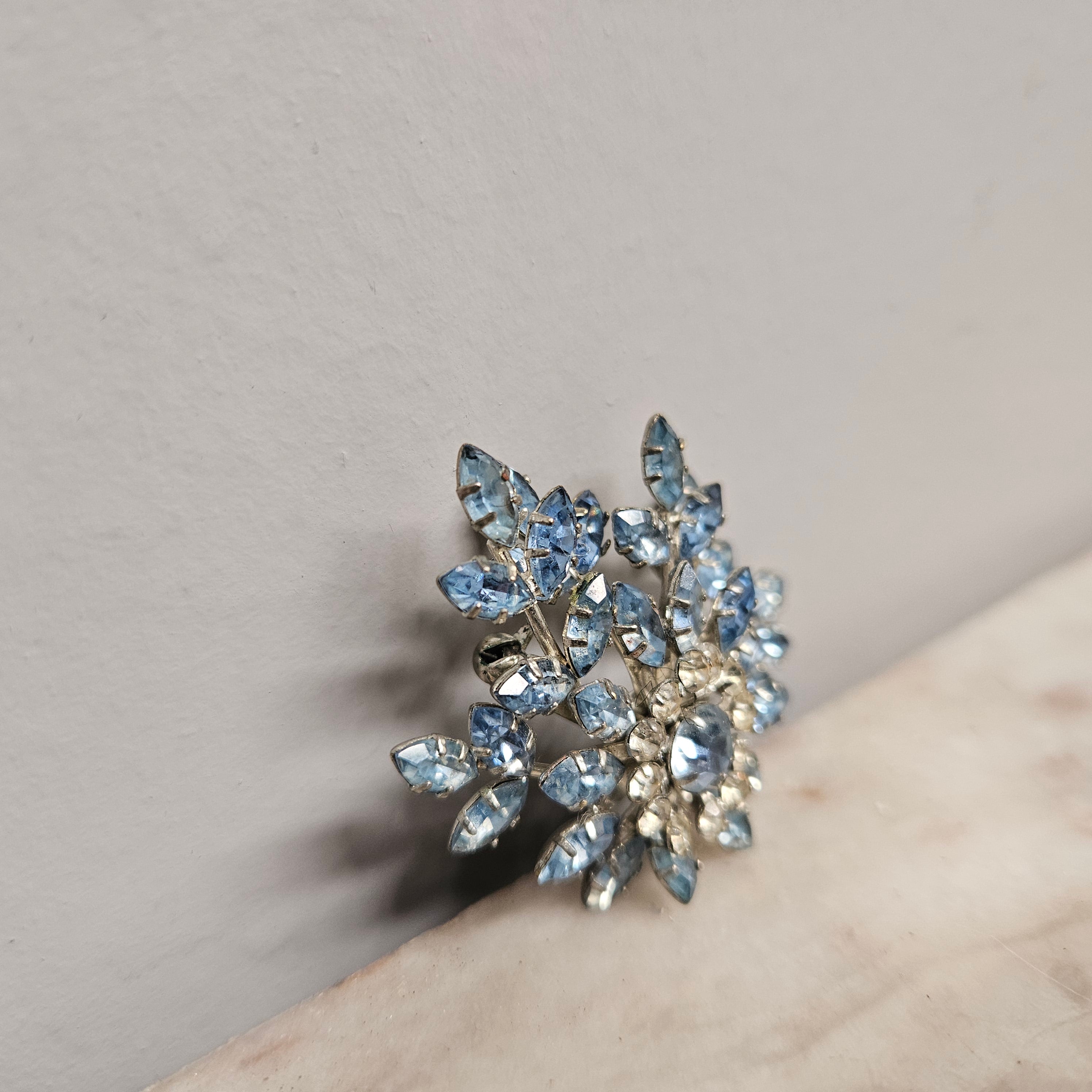 Pretty Vintage Floral Crystal Brooch
