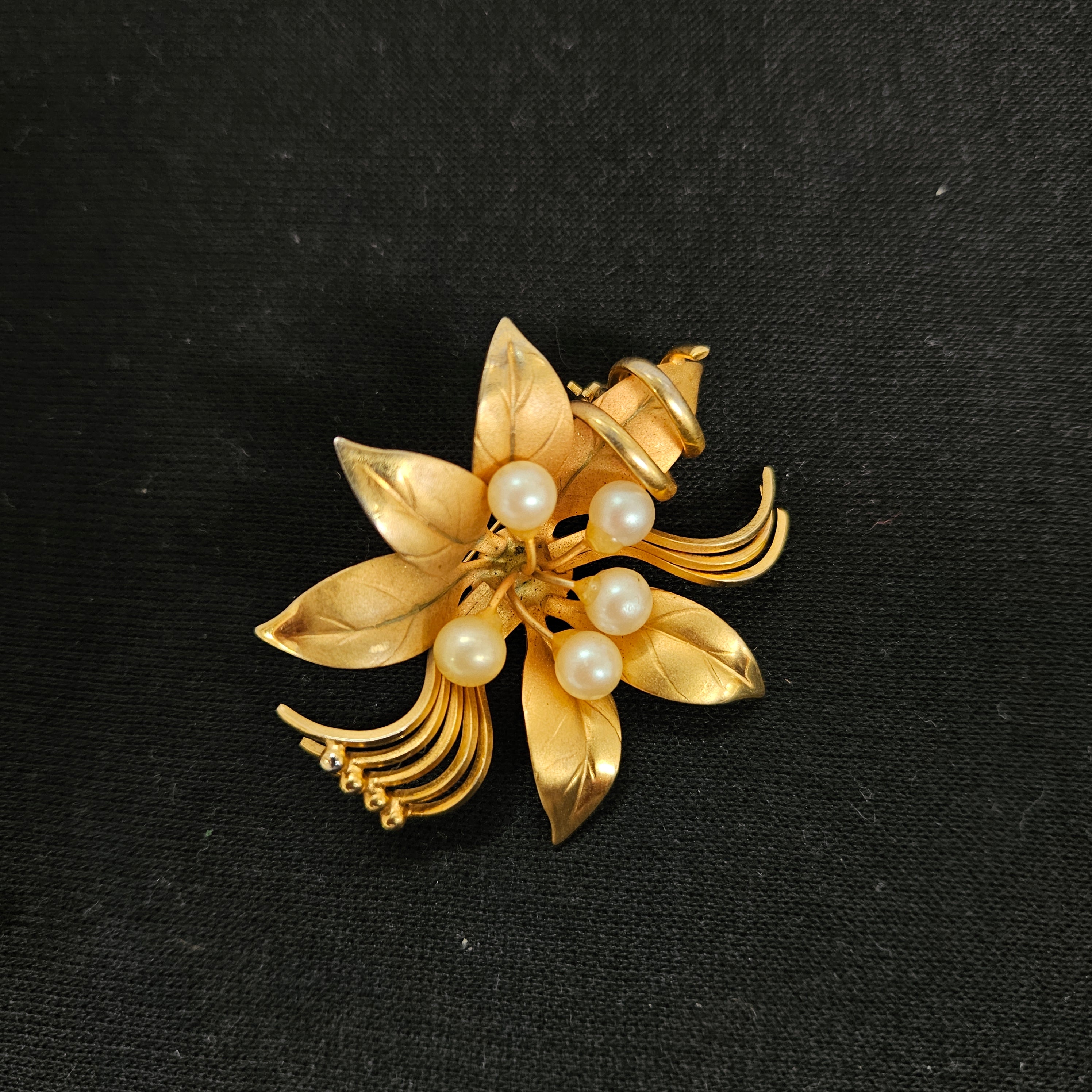 Vintage Gilt Metal & Faux Pearl Brooch