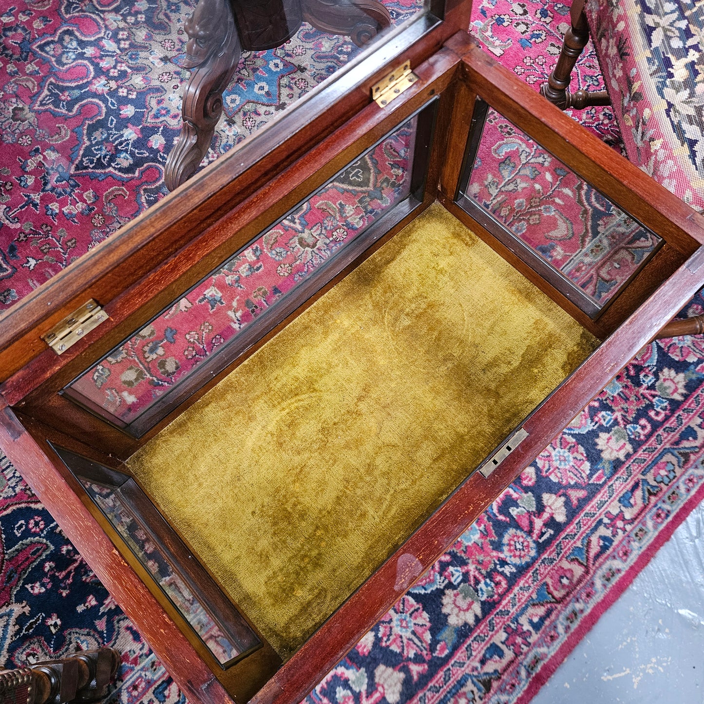 Edwardian Mahogany Inlaid Lift Top Curio Showcase