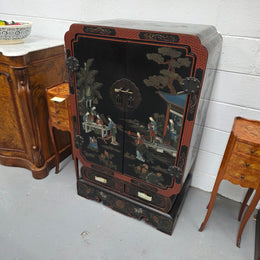 High Quailty Ebonised Chinese Cabinet with Jade Handel's & Handel's Painted