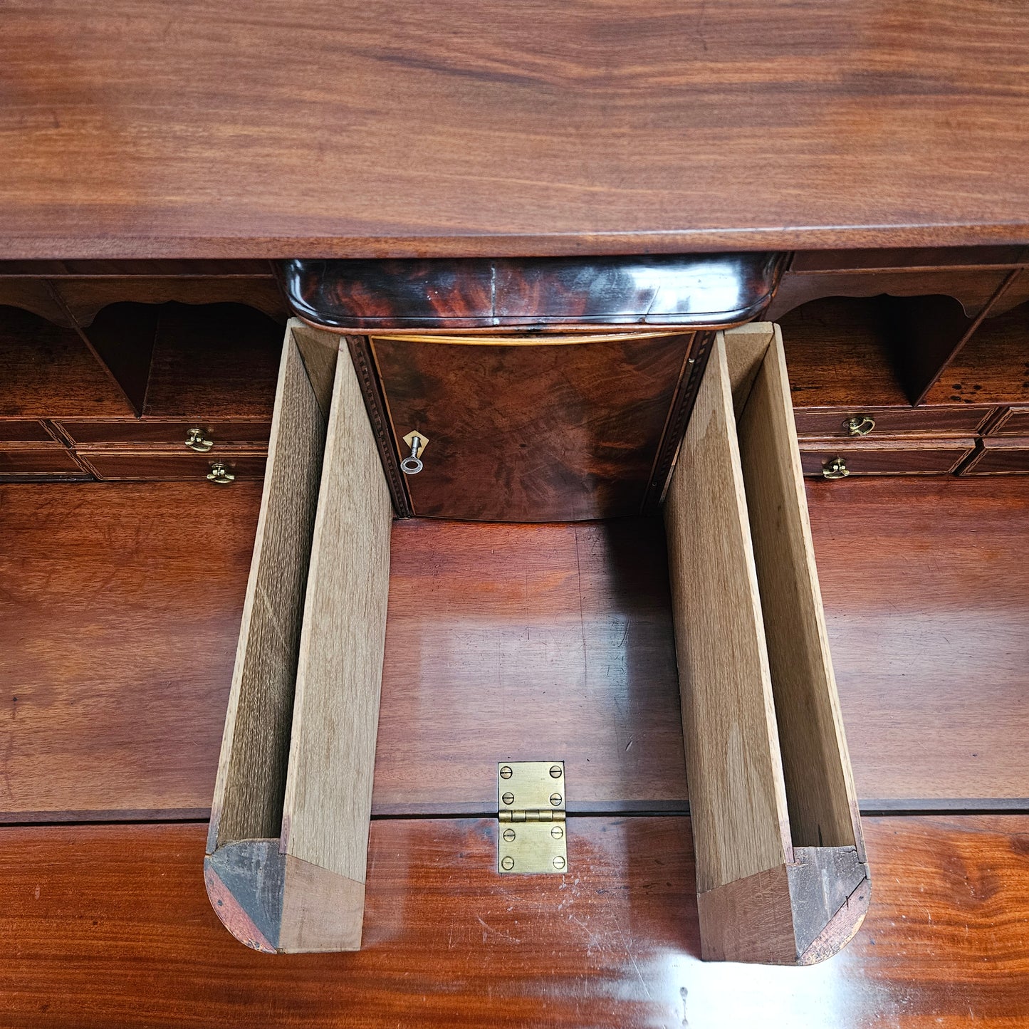 Georgian Bureau