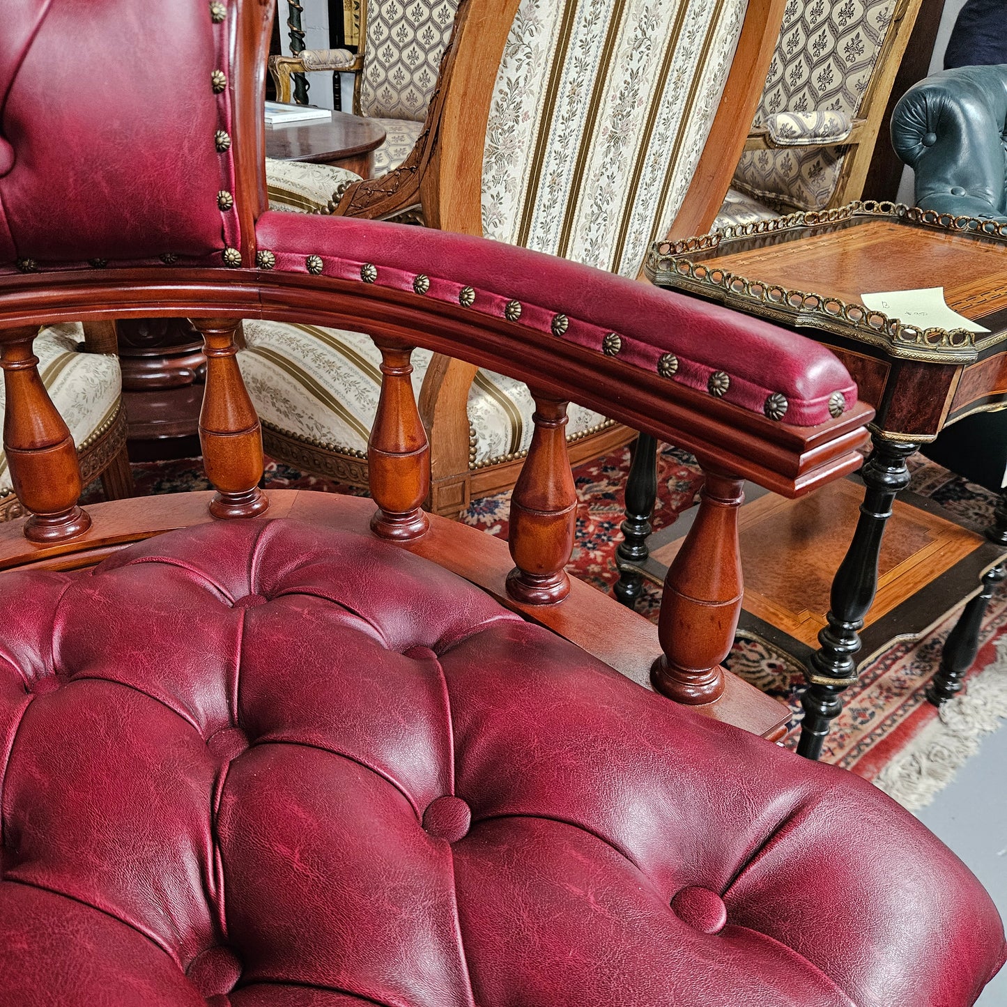 Reproduction Antique Style Fully Buttoned Leather Upholstery Desk/Captains Chair