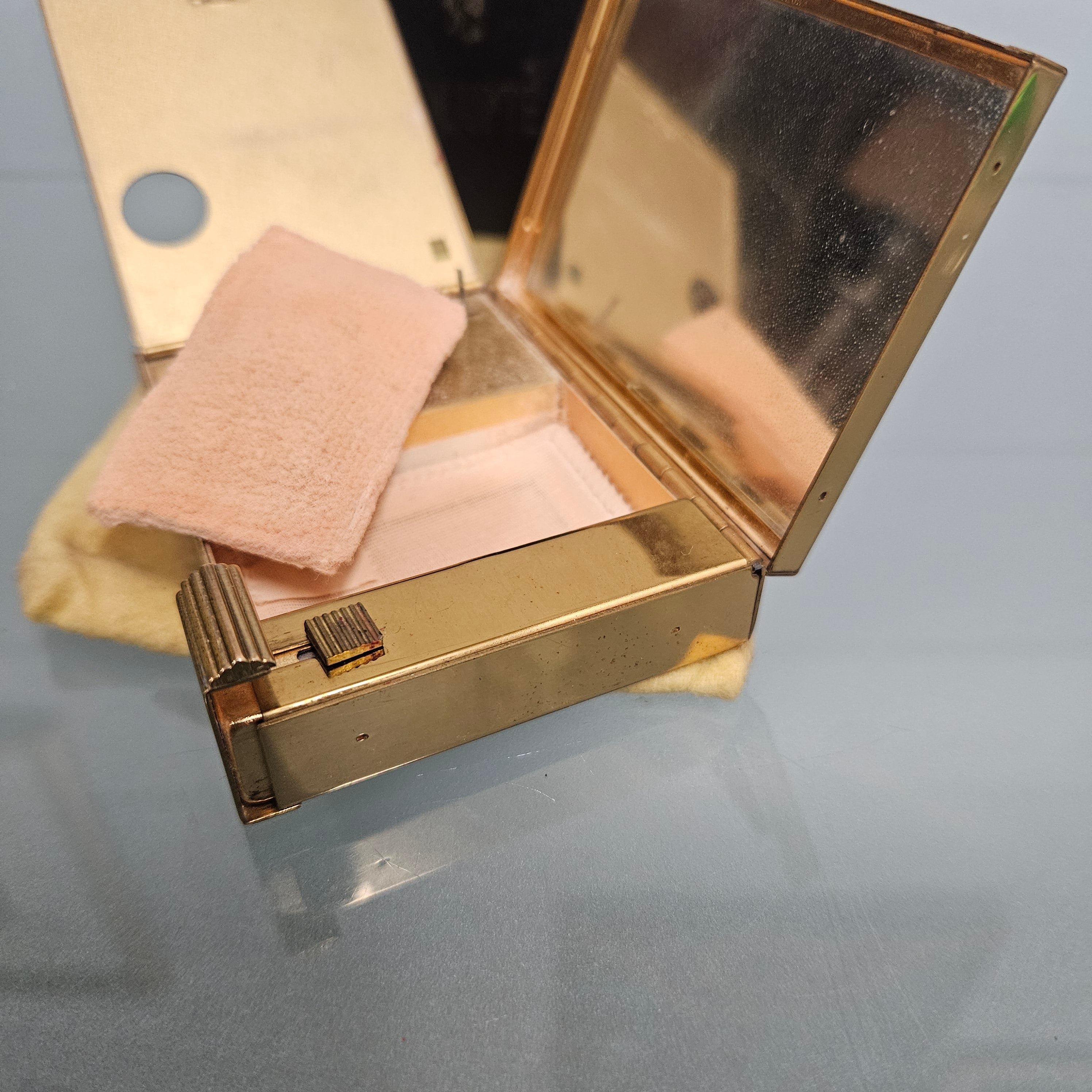 Collectible "Volupte" Musical Powder Compact | Antique & Vintage | Moonee Ponds Antiques | Australia Wide
