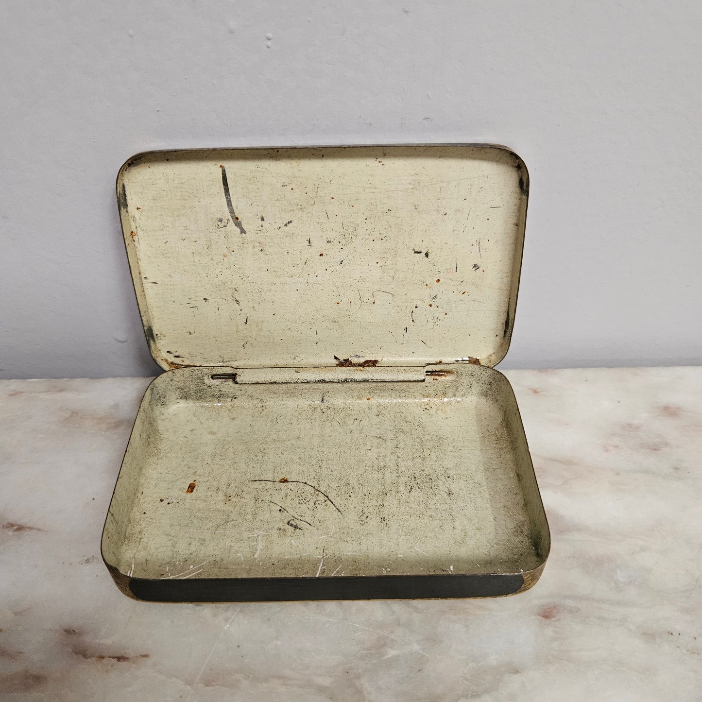Vintage French Pastilles Tin