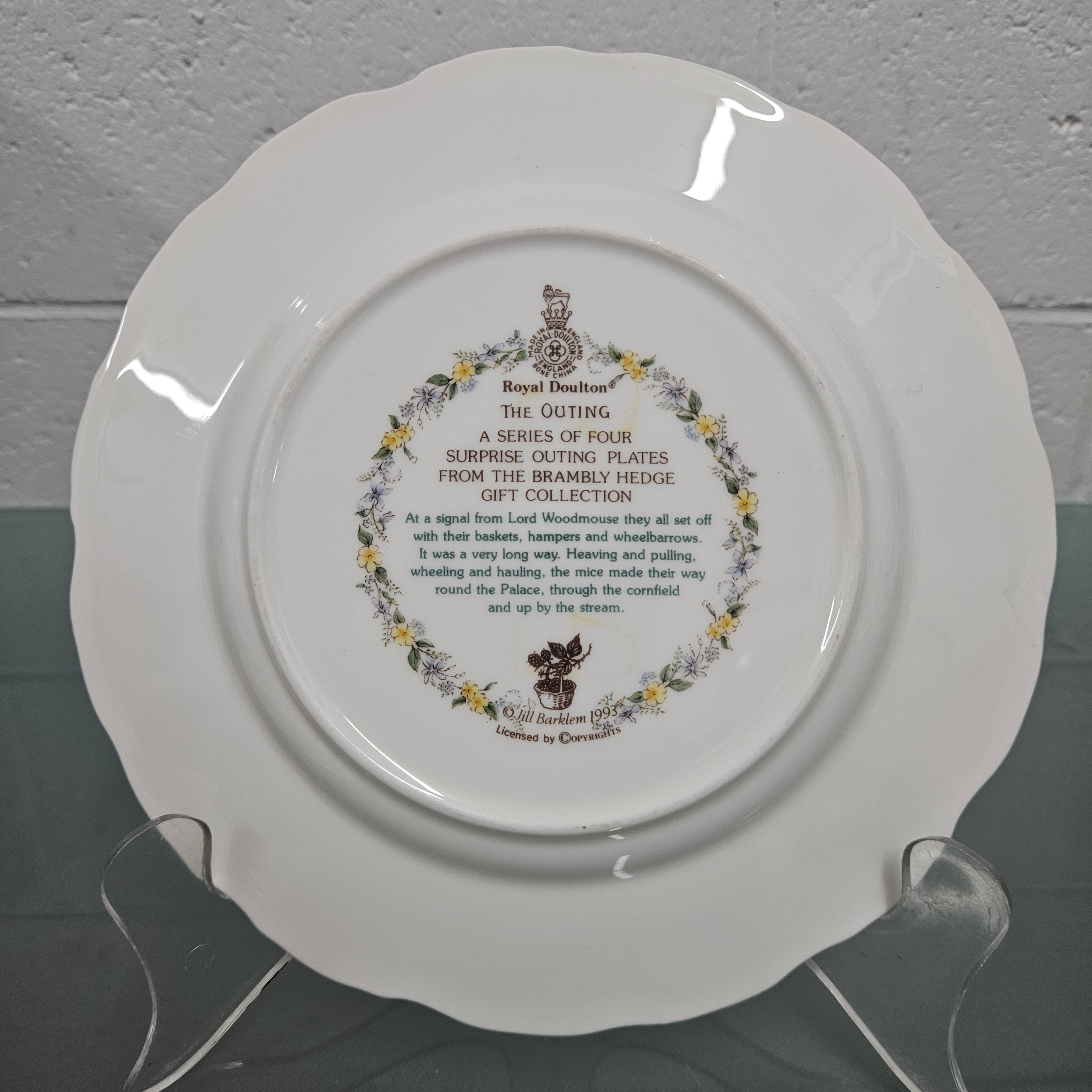 Vintage Royal Doulton Brambly Hedge "The Outing" Plate Made in England | Antique & Vintage | Moonee Ponds Antiques | Australia Wide Delivery