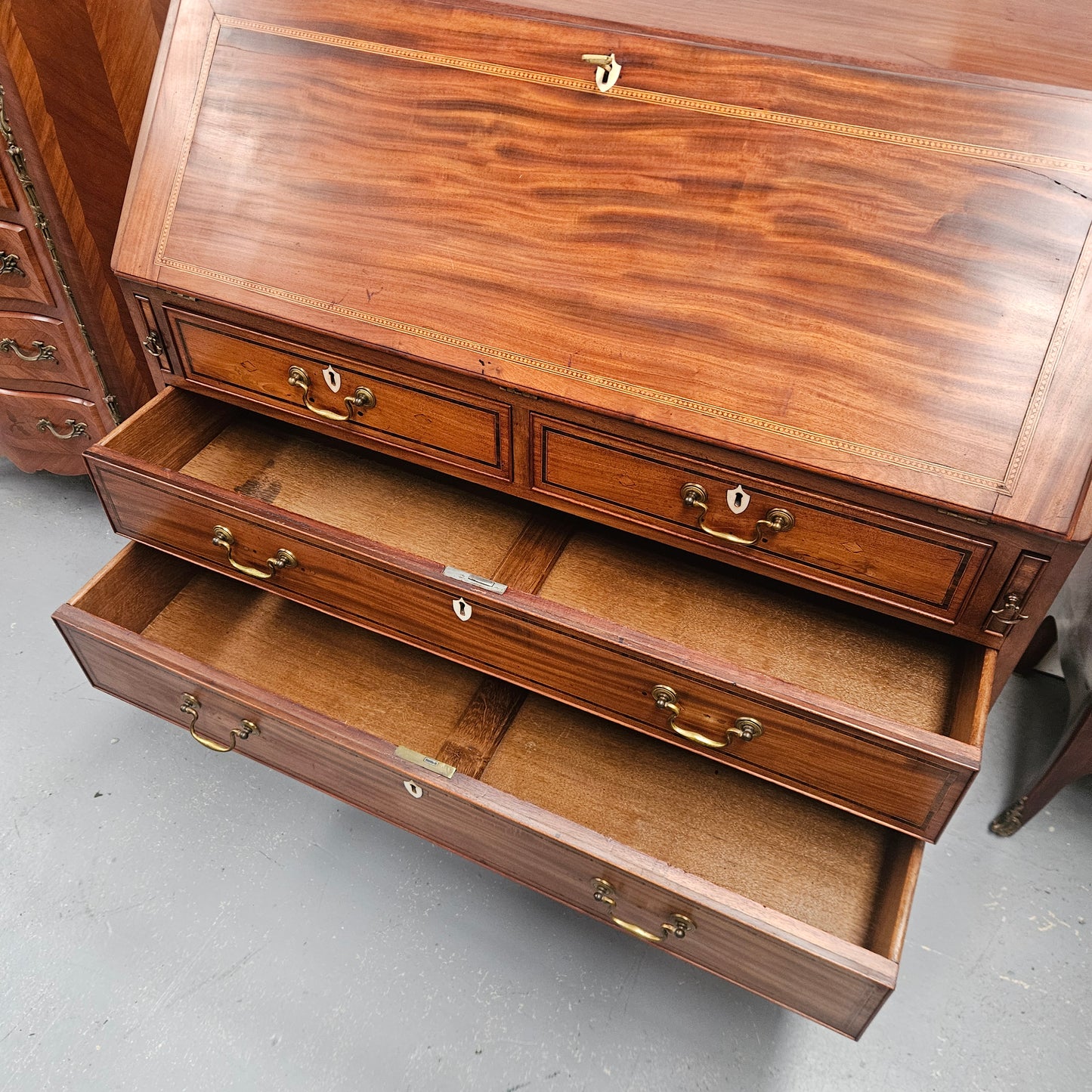 Georgian Bureau