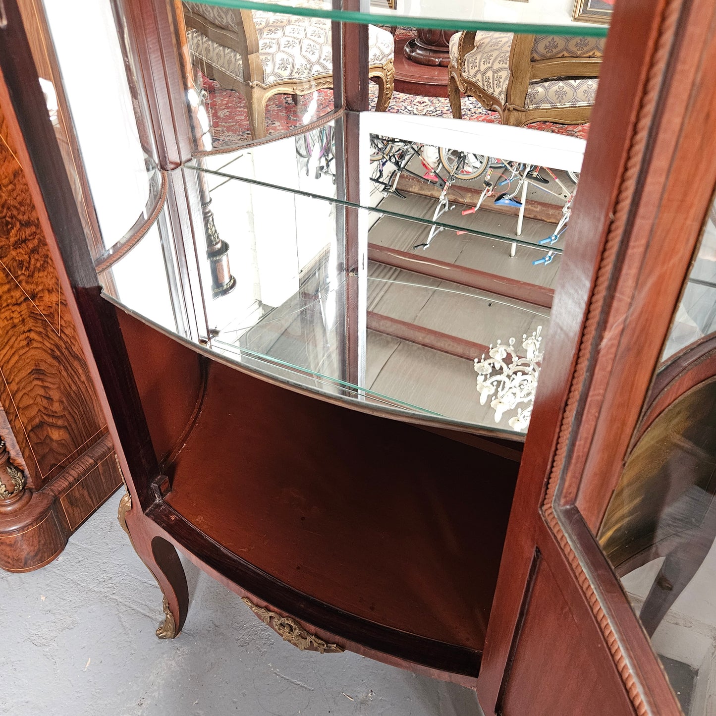 Vintage Louis XVth Style Vitrine
