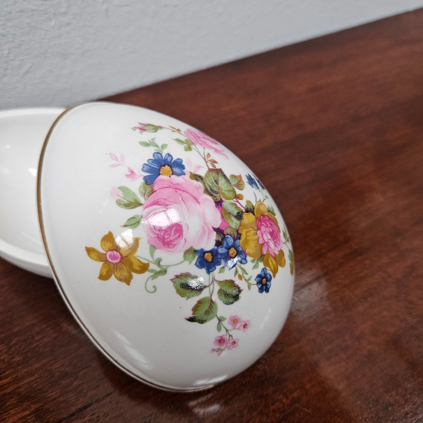 Pretty Floral "Sadler" Ceramic Egg Trinket Box