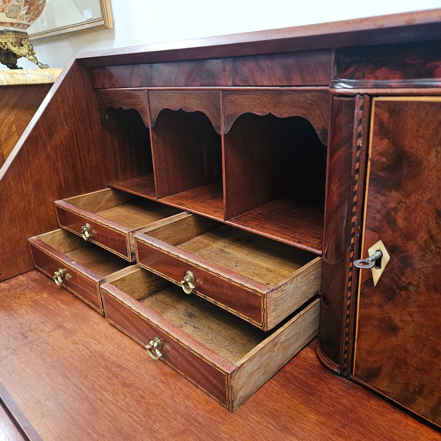 Georgian Bureau