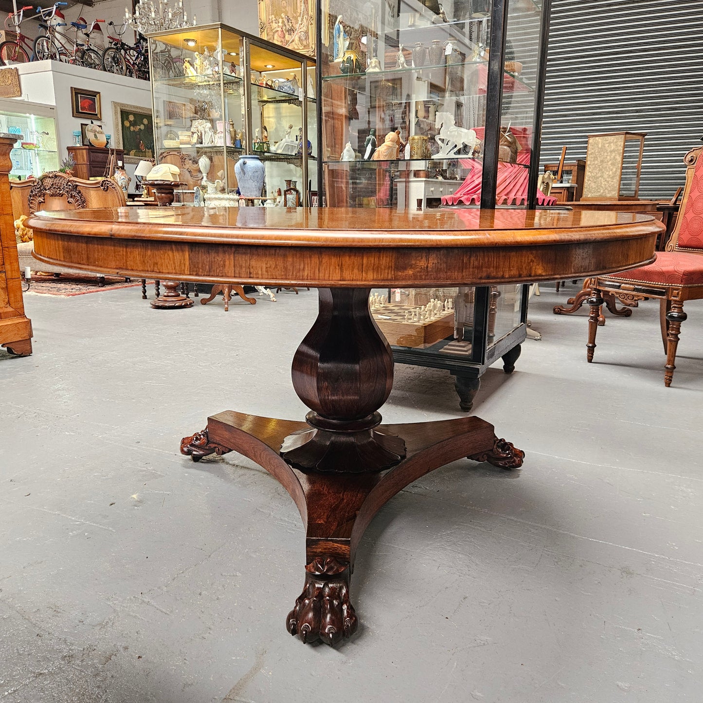 Antique Late Regency Rosewood circular Dining Table