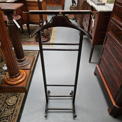 Italian Brevettato Gentlemens Valet Stand