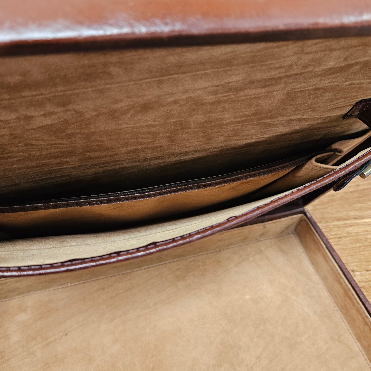 Vintage Brown Leather Briefcase With a Quality Fitted Interior