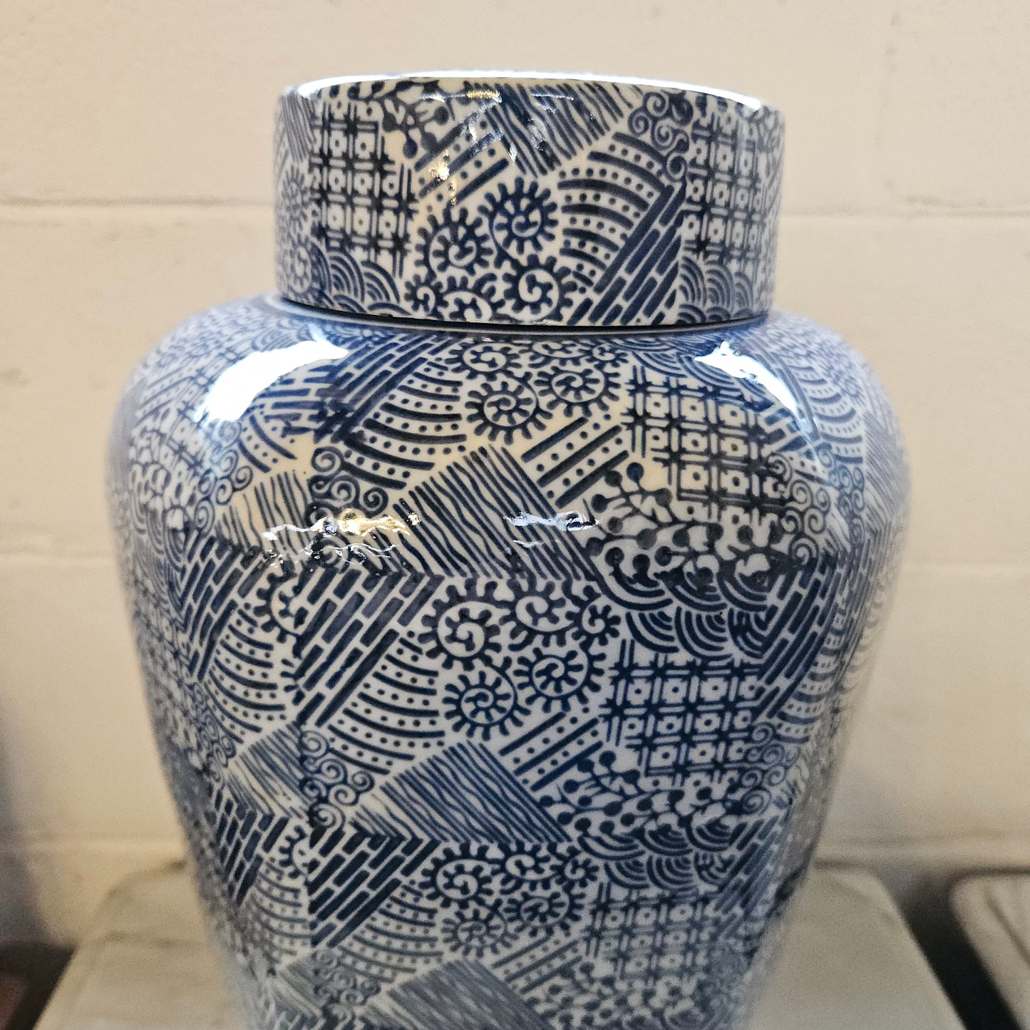 Vintage Ceramic Blue/White Ginger Jar