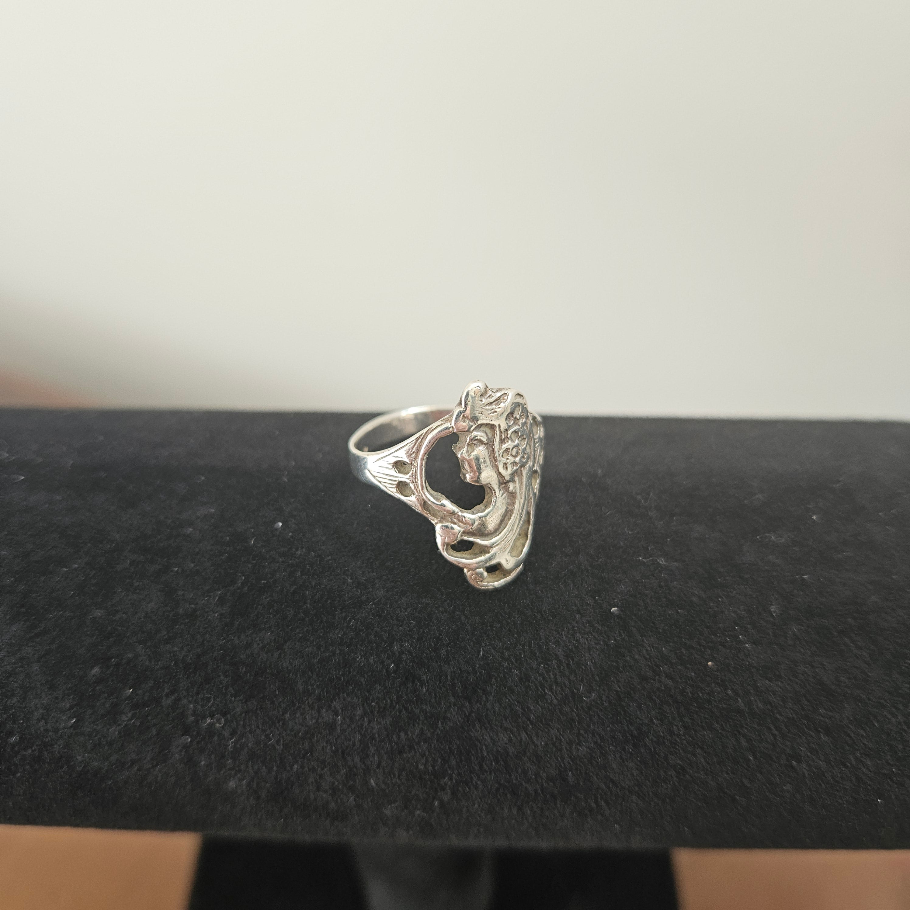 Vintage Sterling Silver Art Nouveau Style Ring
