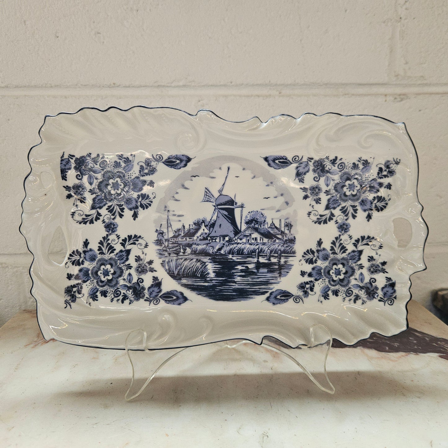 Vintage Collectors Edition Delft Holland Tray