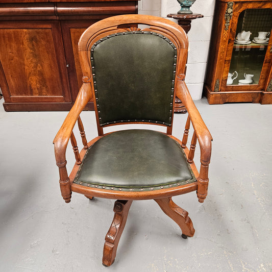 Very attractive Edwardian Mahogany Desk Chair