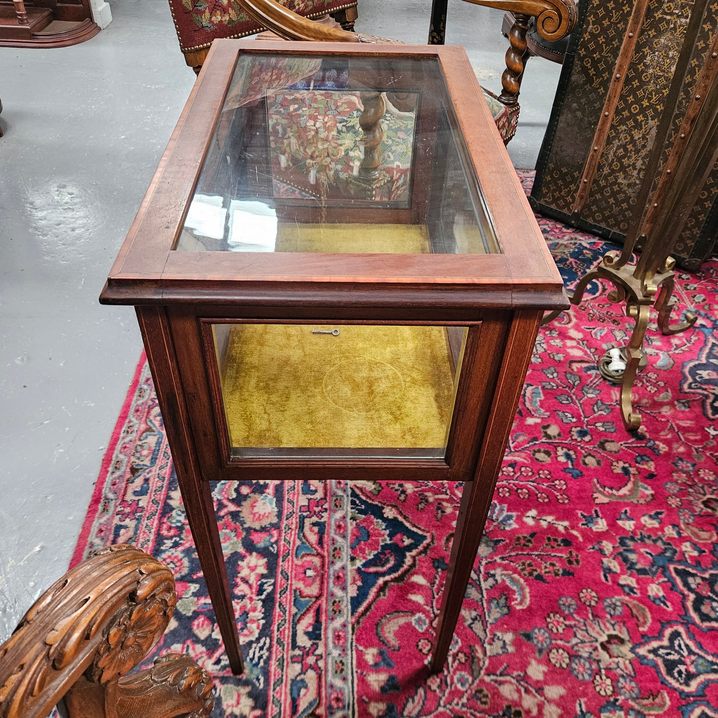 Edwardian Mahogany Inlaid Lift Top Curio Showcase