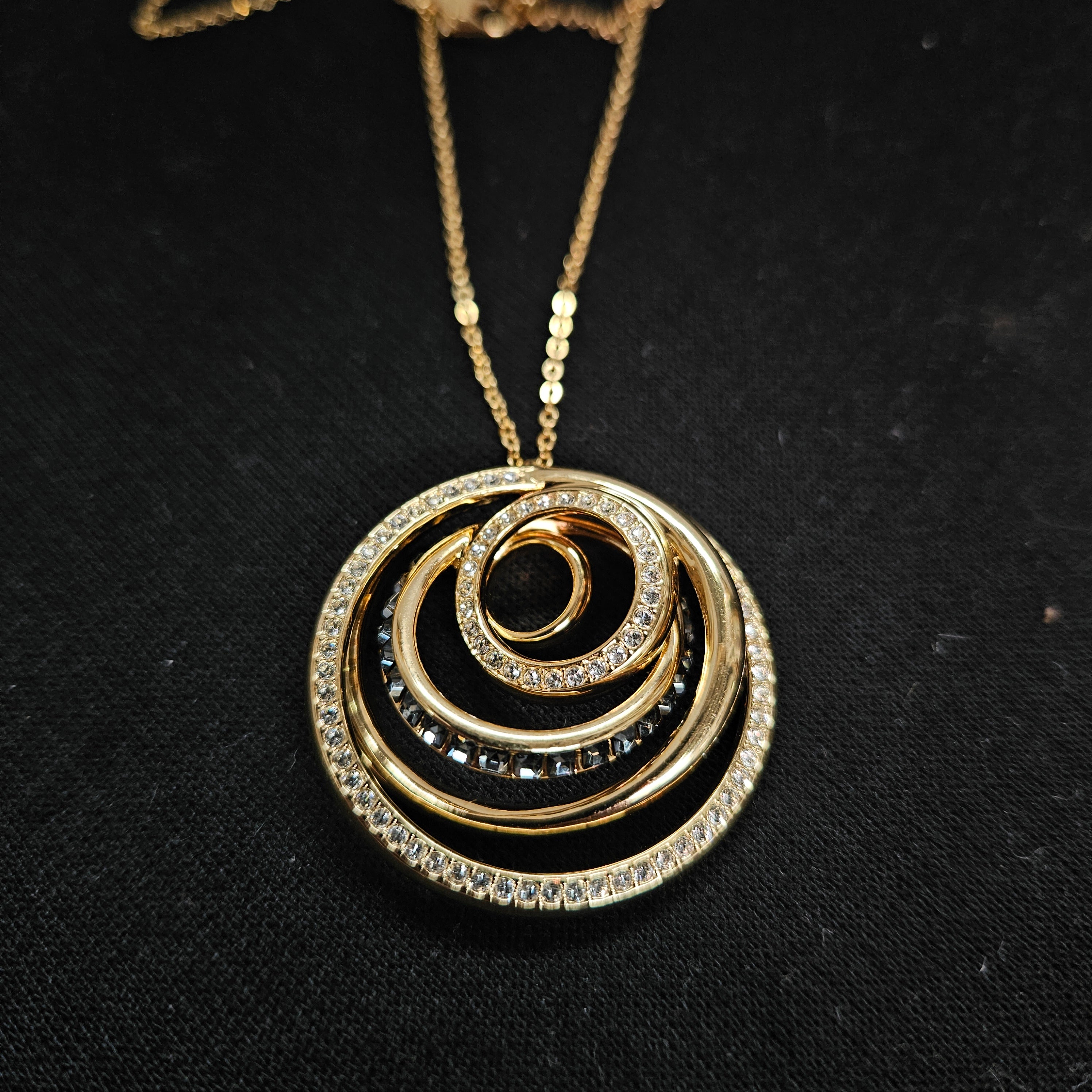 Dynamic Swarovski Gold Tone Pendant