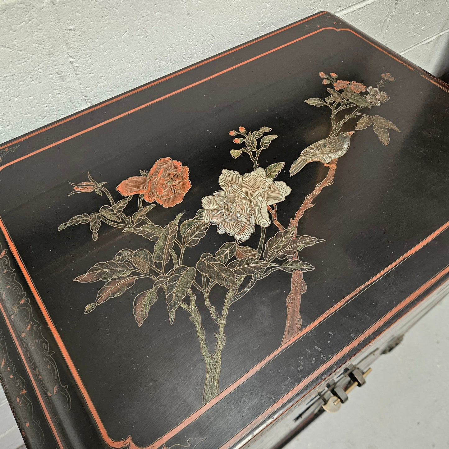 High Quailty Ebonised Chinese Cabinet with Jade Handel's & Handel's Painted