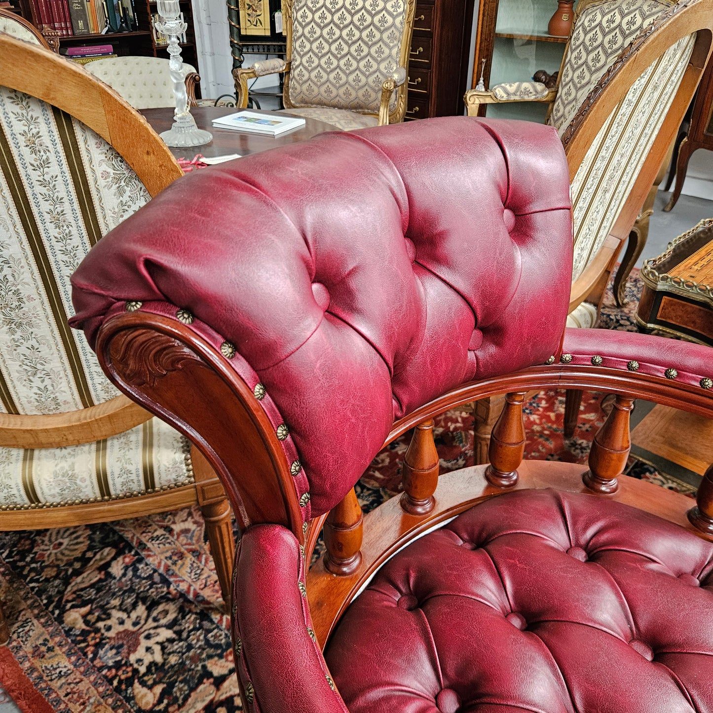 Reproduction Antique Style Fully Buttoned Leather Upholstery Desk/Captains Chair