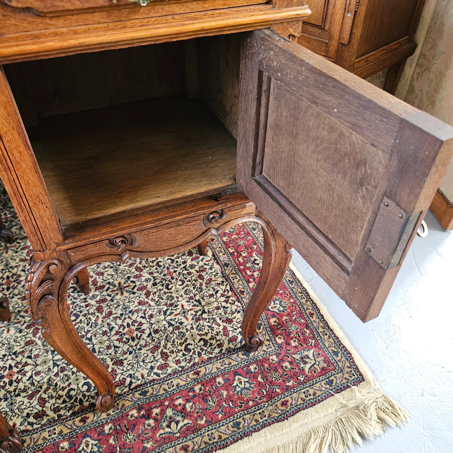 Louis XV Style Pair of Bedside Cabinets