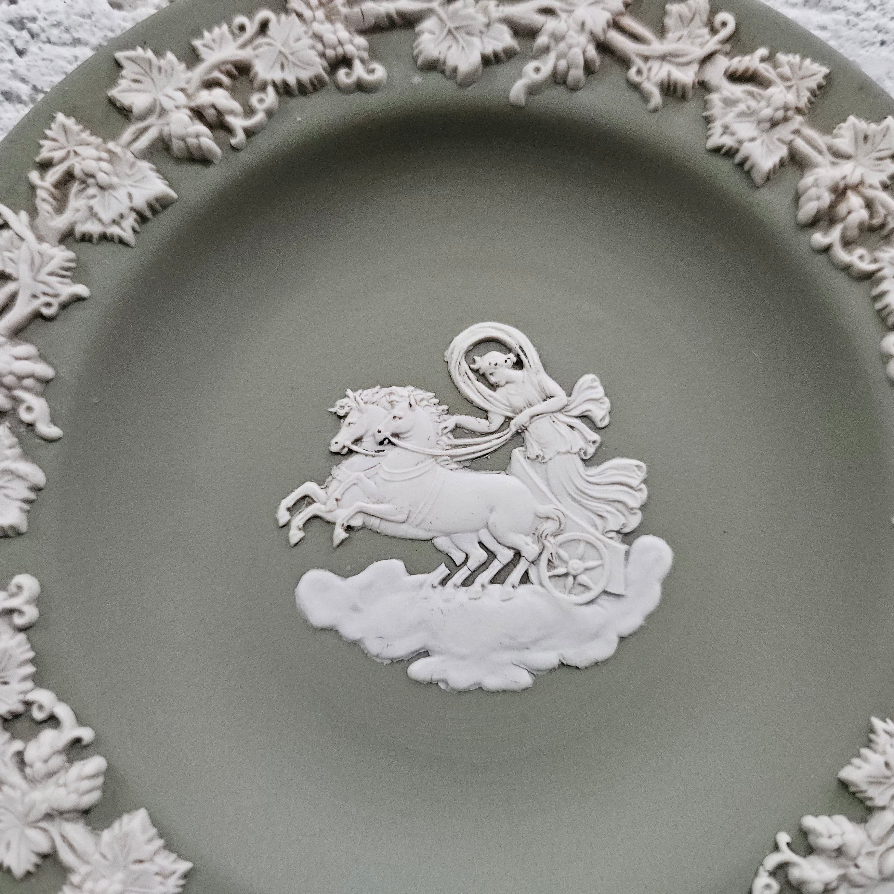 English Wedgwood Green/White Dish | Antique & Vintage | Moonee Ponds Antiques | Australia Wide Delivery