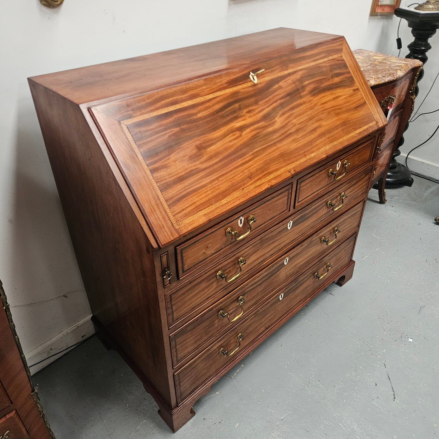 Georgian Bureau