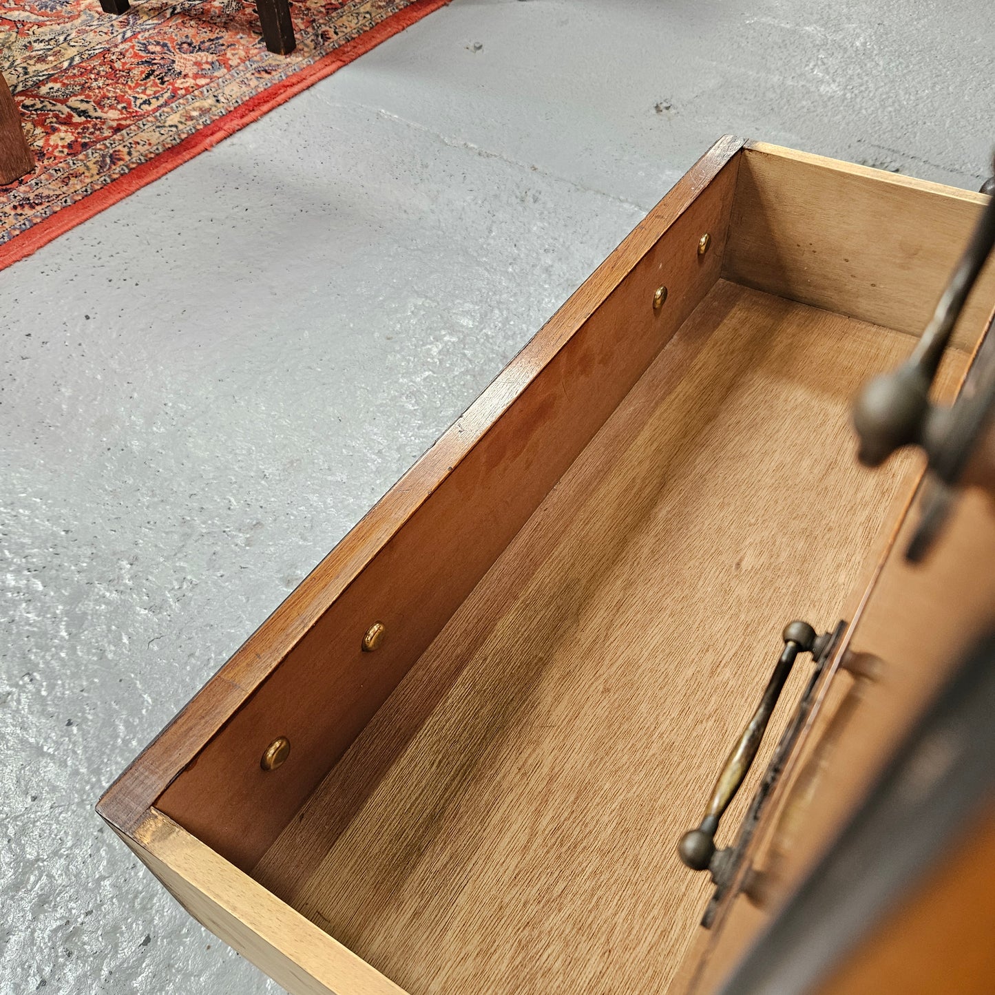 Georgian Style Chest of Drawers With Four Drawers & Flip Top Desk