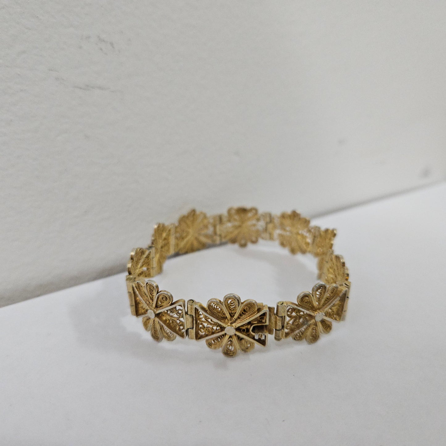 Pretty Silver Gilt Wire Bracelet