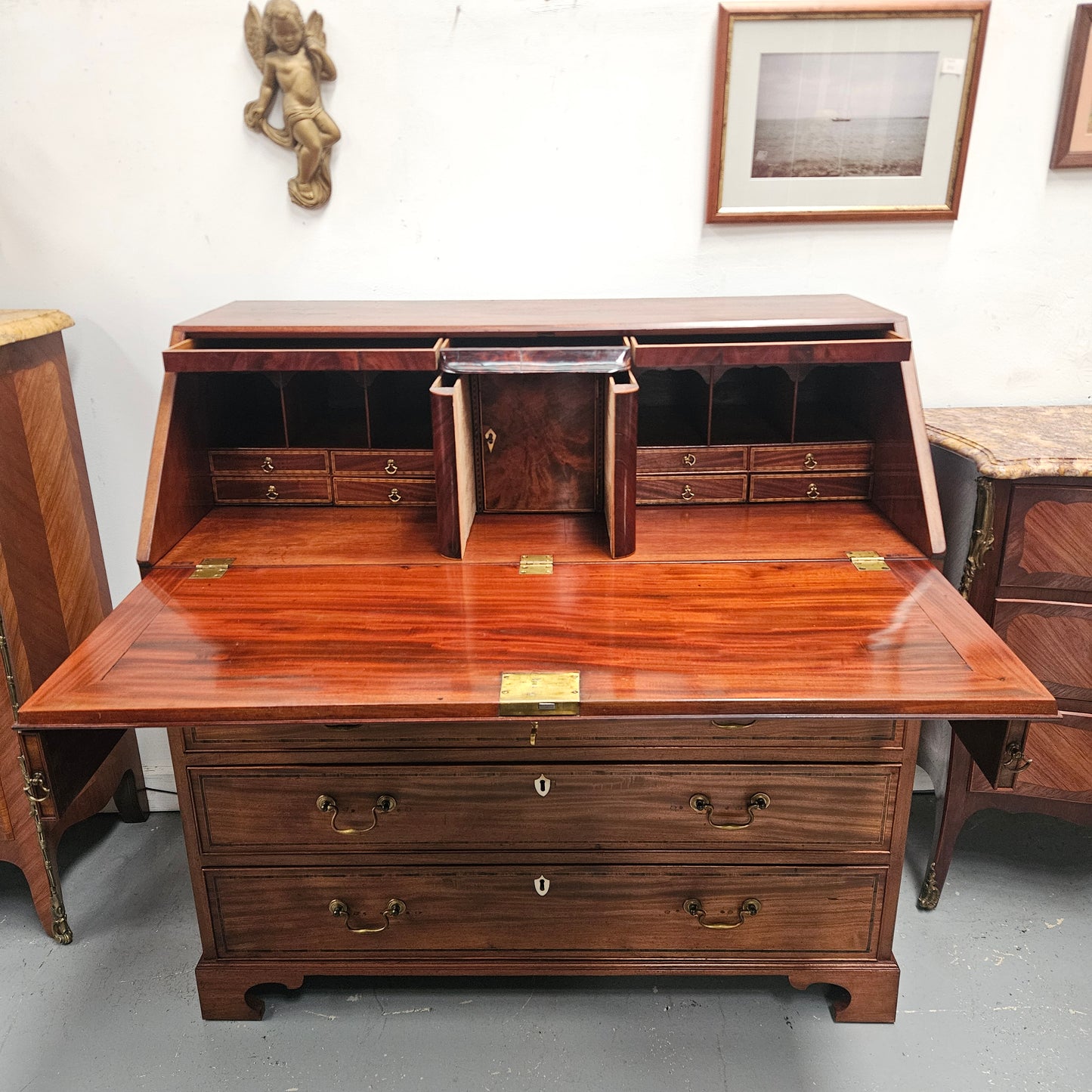 Georgian Bureau