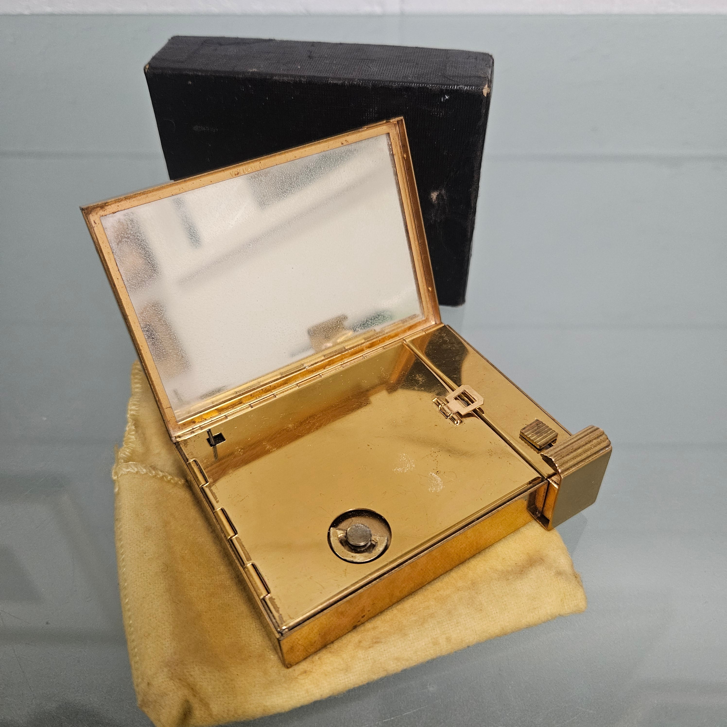 Collectible "Volupte" Musical Powder Compact | Antique & Vintage | Moonee Ponds Antiques | Australia Wide
