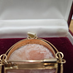 Beautiful Vintage Cameo Set In An Attractive (9 carat) Gold Frame